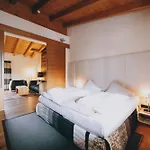 Hotel apartamentowy Auhof Wirtshaus &