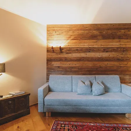 Auhof Wirtshaus & アパートホテル カプルーン