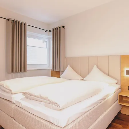 Aparthotel Auhof Wirtshaus & 4*
