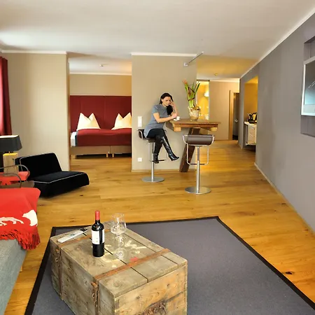 Auhof Wirtshaus&suiten Aparthotel 4*